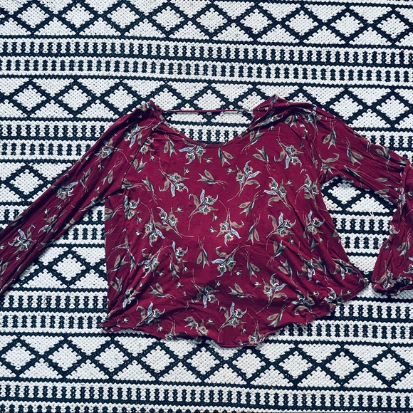 Free People long sleeved patterned maroon top, size large. - Picture 3 of 6